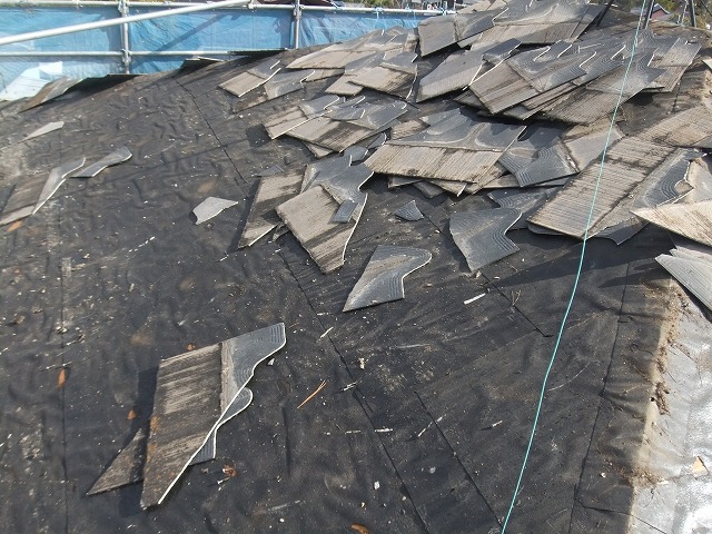 緑区にて葺き替え工事の解体作業後の様子、下地をメンテナンスできる貴重な工事です